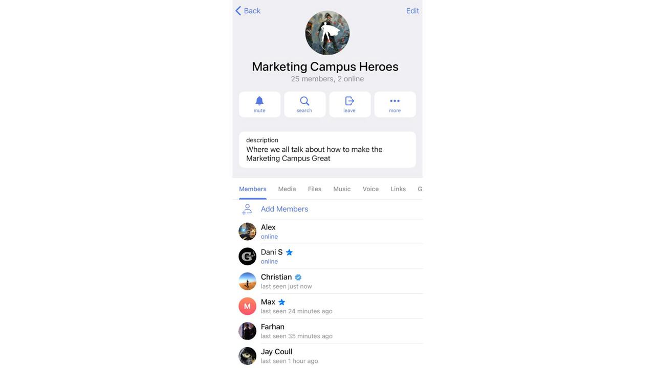 Marketing Campus Heroes group header showing 25 members, 2 online, and the group description